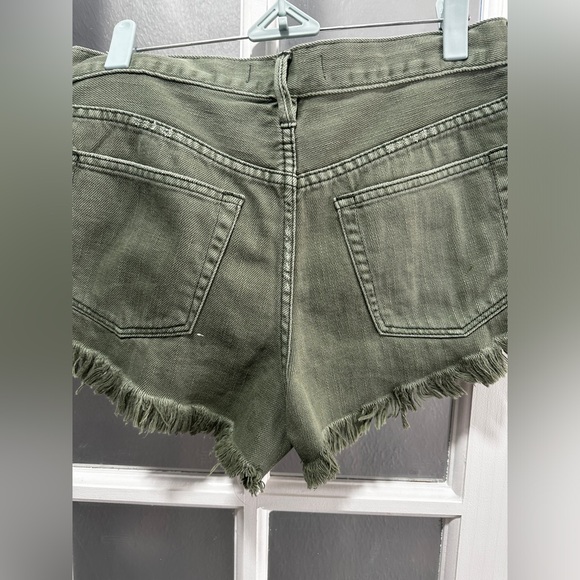NWT Free People We The Free Living Good Vibrations Sage Denim Cutoff - Picture 9 of 10
